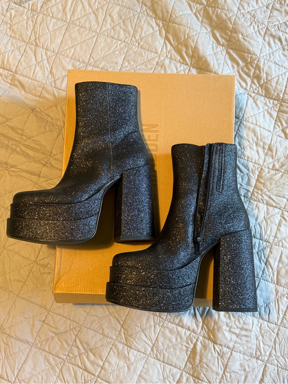 Steve Madden Cobra